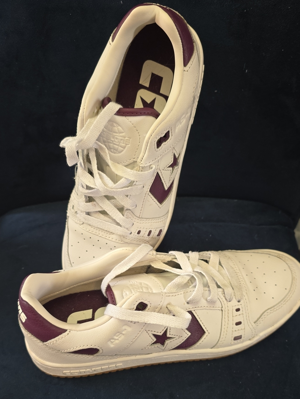 Converse Low Top Sneakers in White & Maroon
